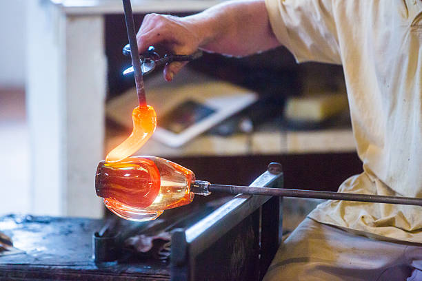 Glasbläser arbeiten im Studio – Foto