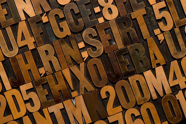 alphabet en bois de type de anglais - letter b typescript letterpress alphabet photos et images de collection