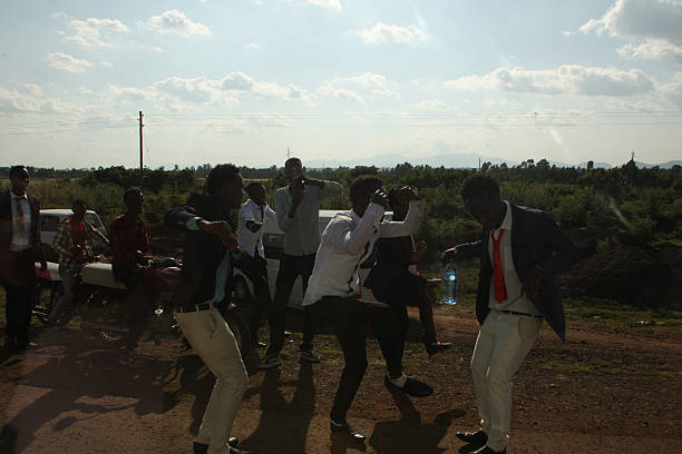 エチオピアの結婚式のお祝い、アフリカの株式 - dancing africa ethiopian culture ethiopia ストックフォトと画像