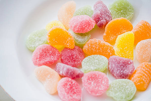 sweet colorful gummy - gum drop copy space sweet food gelatin dessert imagens e fotografias de stock