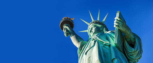 statua della libertà, new york - crown liberty statue foto e immagini stock
