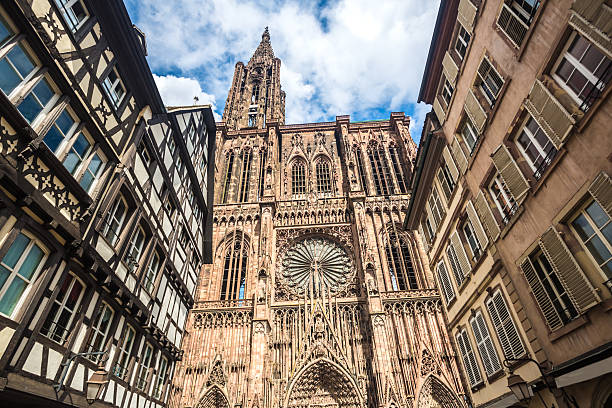 catedral de norte-dame em estrasburgo - strasbourg cathedral - fotografias e filmes do acervo