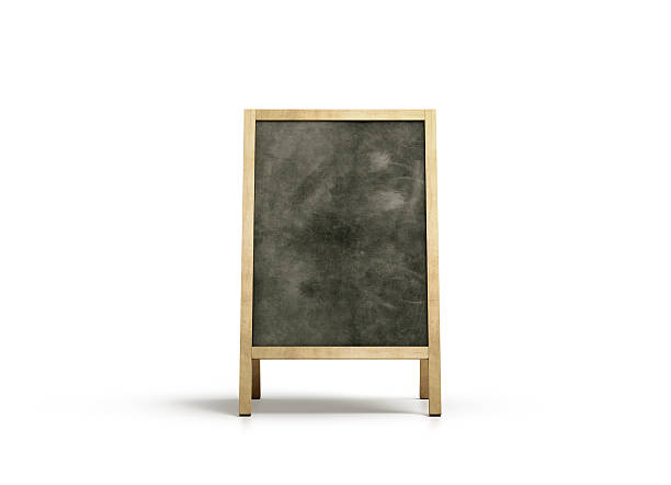 mockup de lousa ao ar livre em branco, isolado, vista frontal - easel blackboard isolated wood - fotografias e filmes do acervo