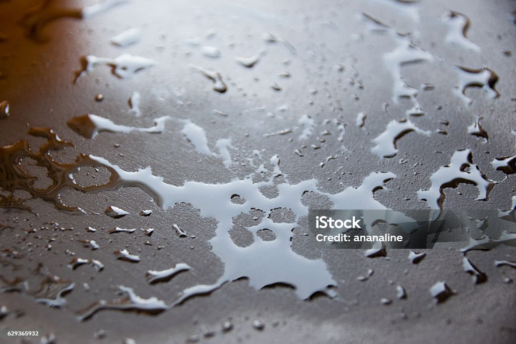 水の汚れ、テーブルの抽象的なテクスチャと背景に水を落とす - 水のロイヤリティフリーストックフォト
