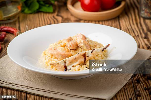 Schönes Und Schmackhaftes Essen Stockfoto und mehr Bilder von Risotto - Risotto, Lachs - Meeresfrüchte, Lachs - Tier