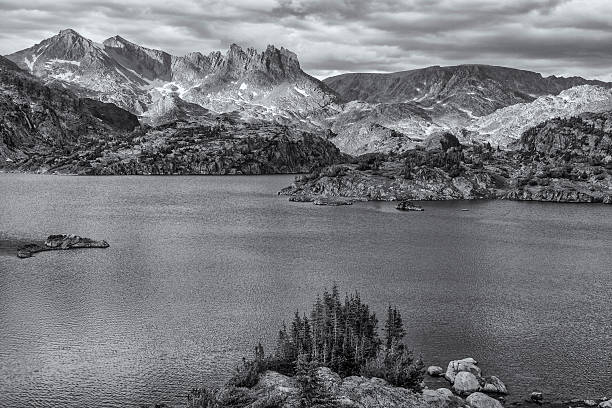 istock Lower Aero Lake in Beartooth-Absaroka Wilderness, Montana. 629433124