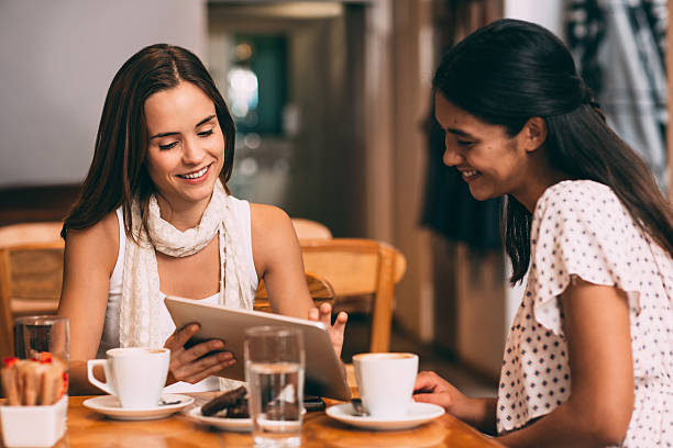 istock Technology, connecting friends online and offline 629508416