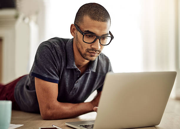 istock Staying in but the world is just a click 629515924
