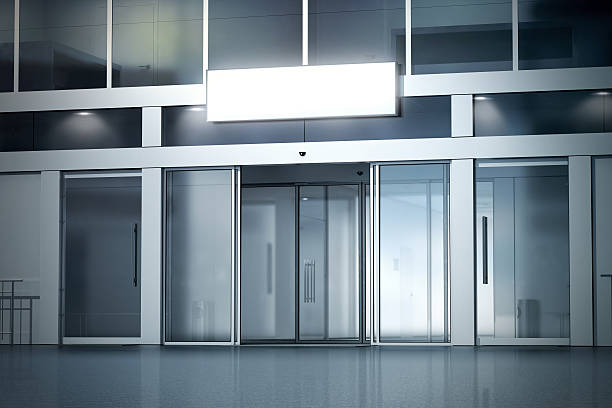 istock Blank light box on the store with opened entrance mockup 629552298