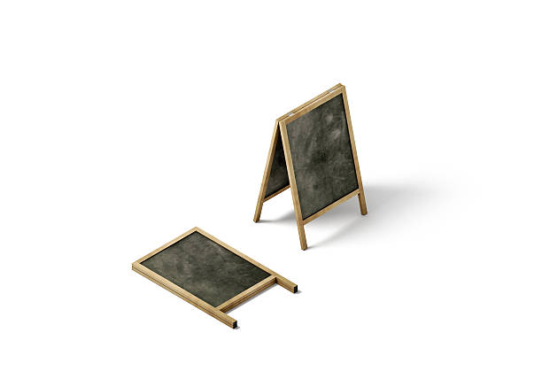mockup de rua de placa de giz em branco, visão isométrica - easel blackboard isolated wood - fotografias e filmes do acervo