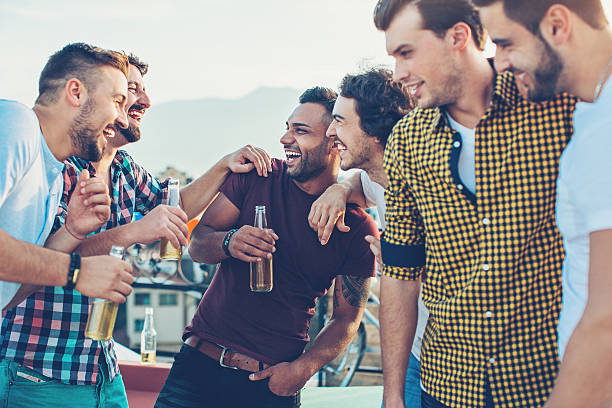 istock Group of men drinking beer 629554642