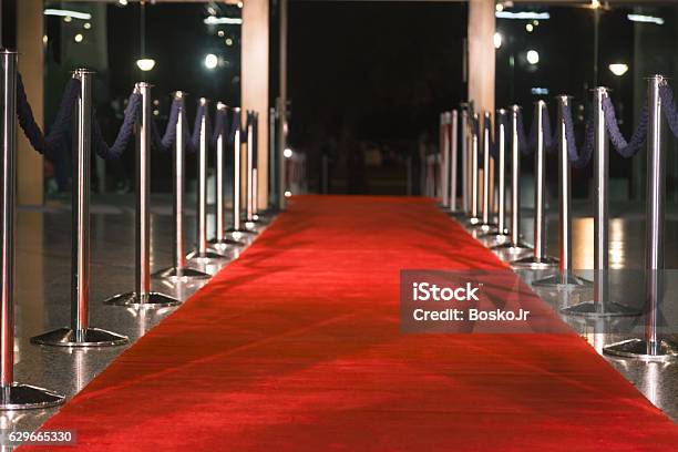 Alfombra Roja Foto de stock y más banco de imágenes de Alfombra roja - Alfombra roja, Premio, Sin personas