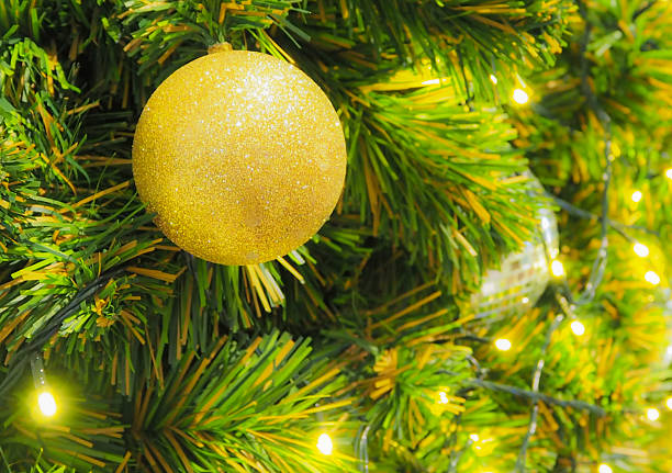 istock Golden Ball Christmas. 629679924