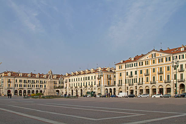 piazza galimberti in cuneo - provincia di cuneo foto e immagini stock