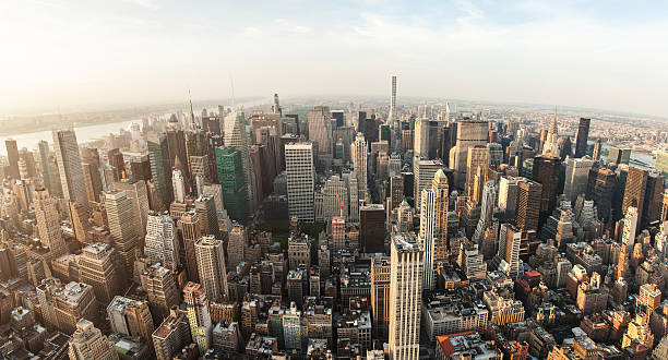 нью йорк манхэттен, улица вид с воздуха с городские небоскребы - manhattan aerial view new york city city стоковые фото и изображения