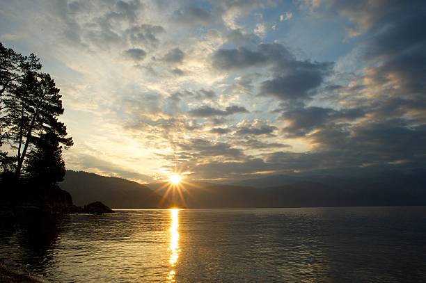 istock Sunset over Teletskoye lake 629786238