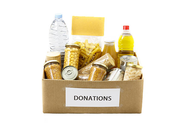 istock Food in a donation box 629788472