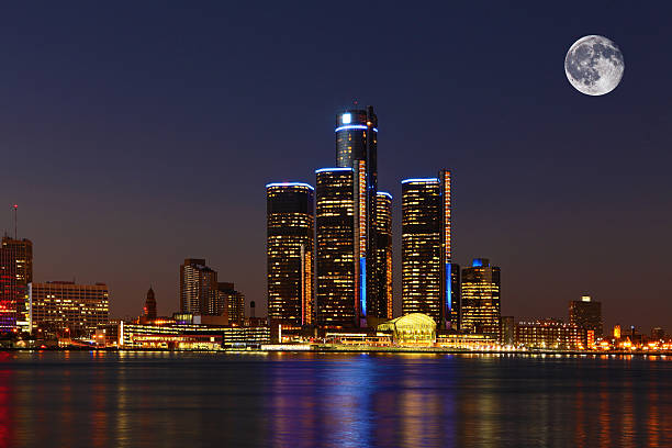 istock Moon rising over Detroit, Michigan 629801852