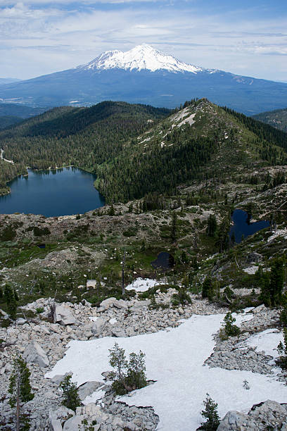 istock Mount Shasta from Castle Lake Peek 629804326
