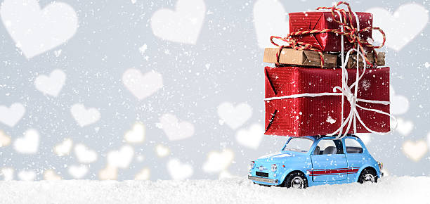 istock Retro toy car with Valentine heart 629830604
