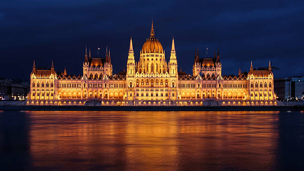 만다린식 팔라먼트  - budapest parliament building night hungary 뉴스 사진 이미지