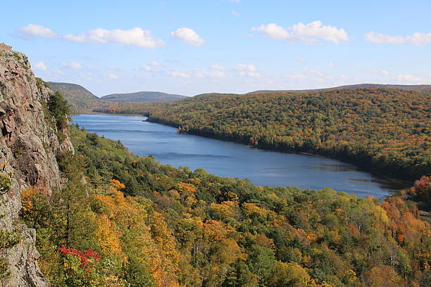 istock Lake Of The Clouds - Michigan 629965220