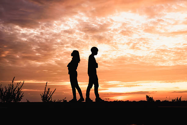 istock Silhouette of man propose to his girlfriend 631181486