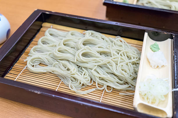 hegisoba, comida local em niigata - niiagata - fotografias e filmes do acervo