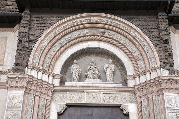istock Cathedral Church Building; Piazza Maggiore Square; Bologna 633689206