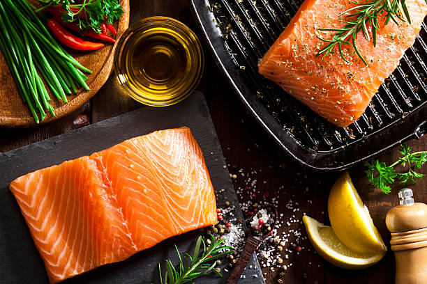 primas filete de salmón  - alimentos cocinados fotos fotografías e imágenes de stock