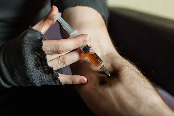 Süchtige Hände Machen Spritzen Injektion Von Heroin Stockfoto und