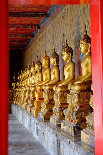 와트 아룬 불교의 불상 금행 - wat arun buddhism temple stone 뉴스 사진 이미지