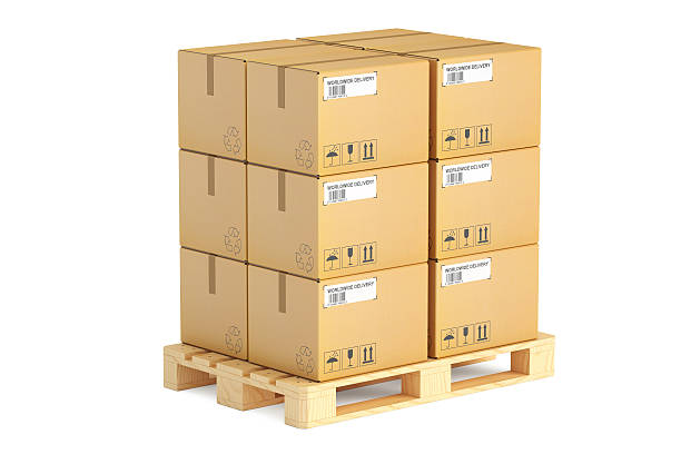 istock Wooden pallet with parcels. Shipping and logistics concept, 3D r 635697730