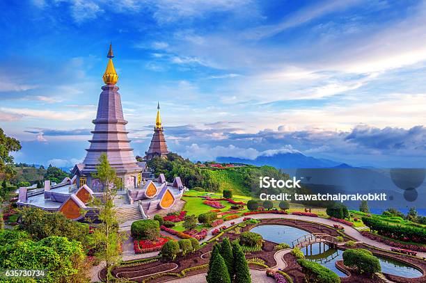 Pagoda Storica Nel Parco Nazionale Doi Inthanon A Chiang Mai - Fotografie stock e altre immagini di Tailandia