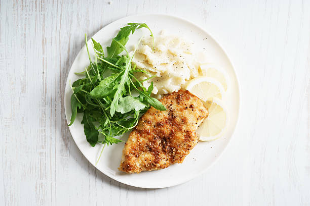 lemon pepper chicken steak - food prepared potato vegetable healthy eating imagens e fotografias de stock