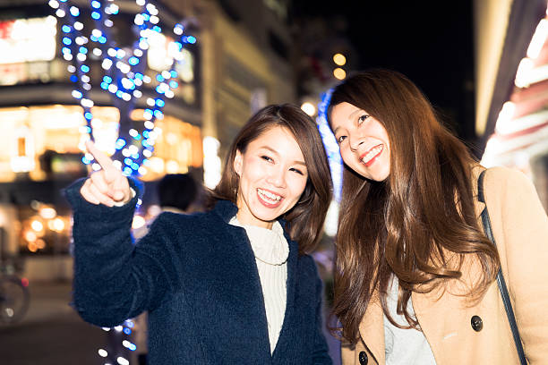 istock Women who enjoy nightlife 635768388