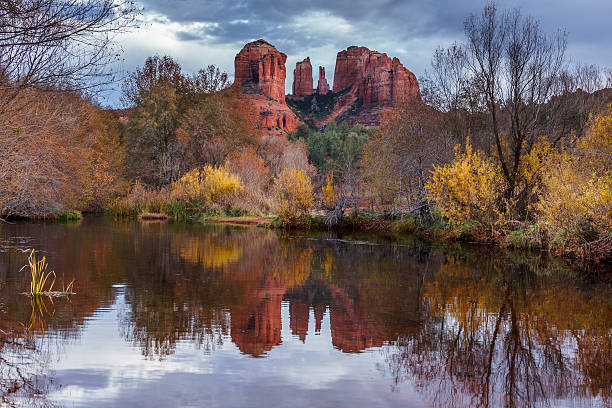 cathedral rock at sedona arizona usa - new age music imagens e fotografias de stock