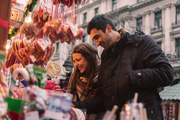 istock Couple shopping on a Valentine's Day 635797854