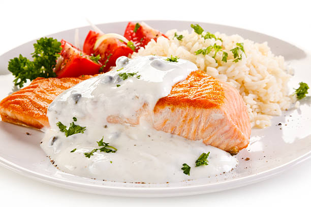istock Grilled salmon, white rice and vegetables 635833006