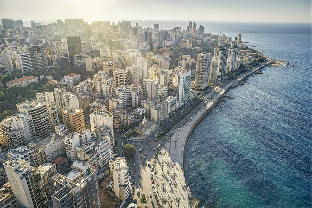 vue aérienne de beyrouth liban, ville de beyrouth - color image built structure town cityscape photos et images de collection
