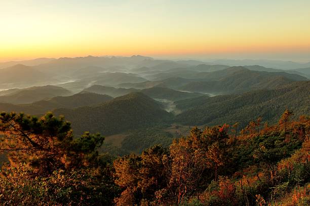 istock little fog and mountain 635865326