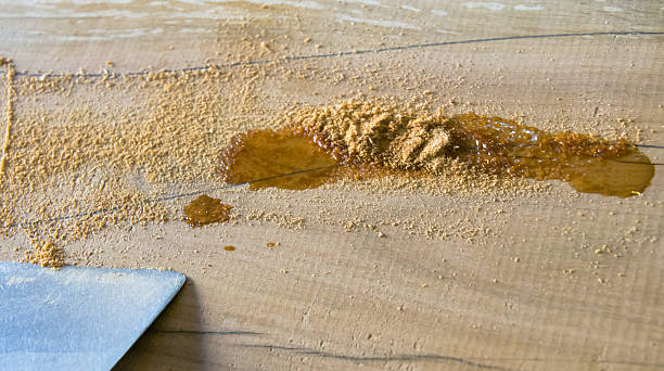 istock Carpenter works. Filling fractures 635870542