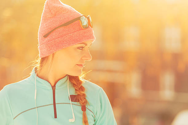 istock Fit girl in winter aura 635888538