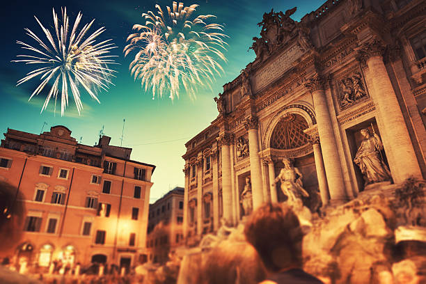 Trevi fountain at night during the new year Trevi fountain at night during the new year quirinal palace stock pictures, royalty-free photos & images
