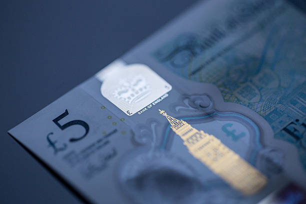 istock Creative photo of the new £5 polymer note 2016 635917062