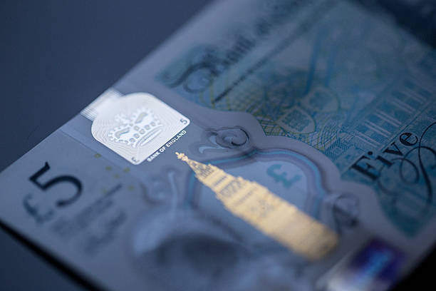 istock Creative photo of the new £5 polymer note 2016 635917156