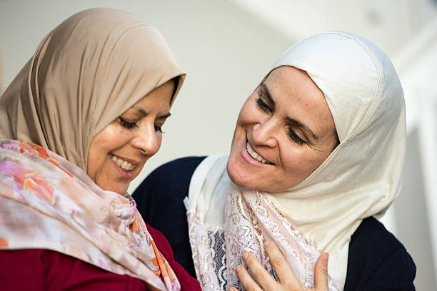 due donne musulmane - milfeh foto e immagini stock