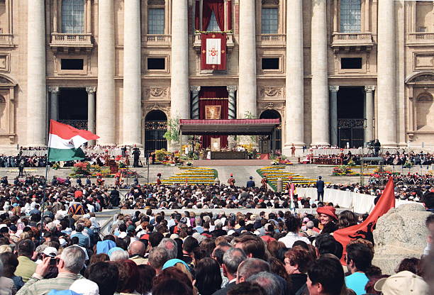 Celebração da Páscoa na Praça de São Pedro no Vaticano, Itália - foto de acervo