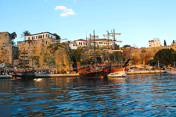 istock Sightseeing Boats on the Beach 635948894