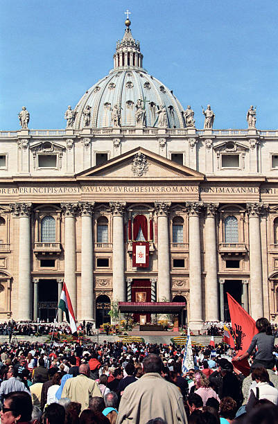 celebración de pascua en la plaza de san pedro en el vaticano, italia - benedict xvi fotografías e imágenes de stock